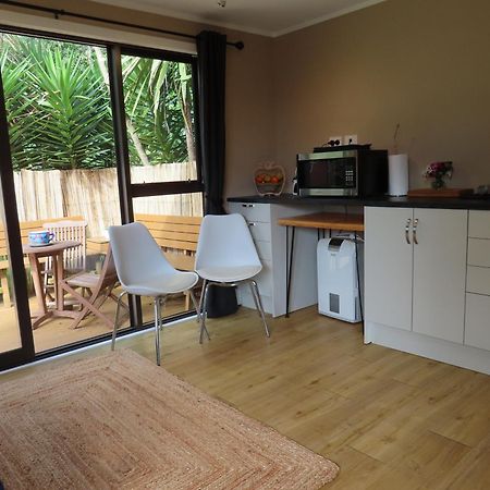 Hide Away In Waikanae Exteriör bild
